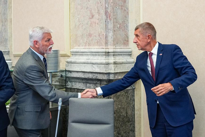 Vláda rozsekla delegaci na summit NATO. Pavel nebude v čele delegace