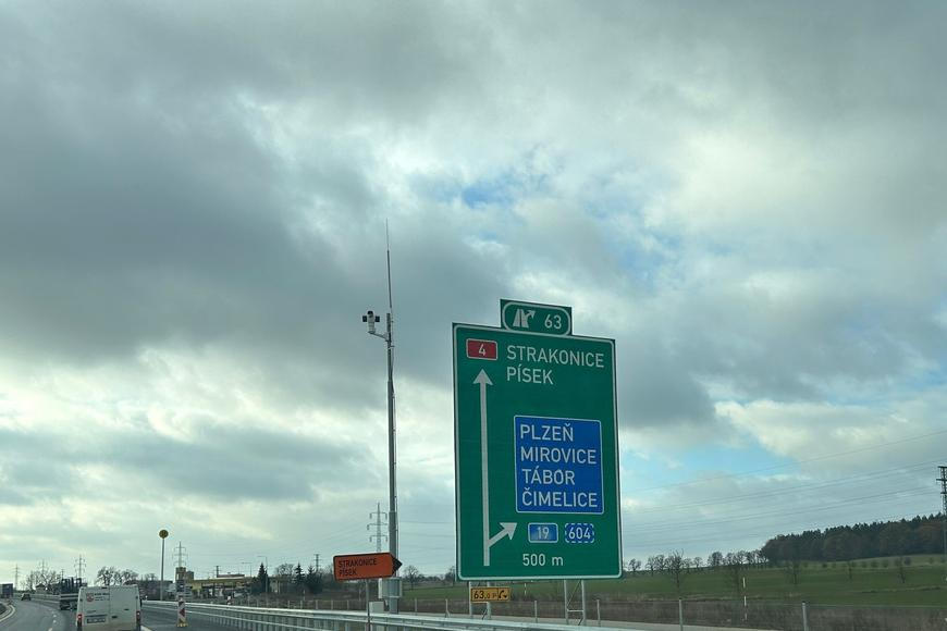 Konec automatického zdražování dálničních známek? Pro příští rok se má cena zmrazit