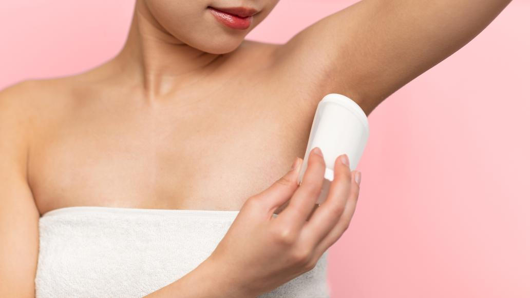 Nepříjemný tělesný pach i přes důkladnou hygienu může být také známkou nemoci. Pocení