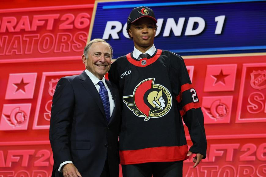 Je to možné? Talent hraje hokej pár let, neznal ofsajd, teď je hvězdou draftu NHL