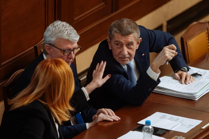 Nový průzkum: ANO výrazně vede. Motoristé propadli, předbíhá je Kuba
