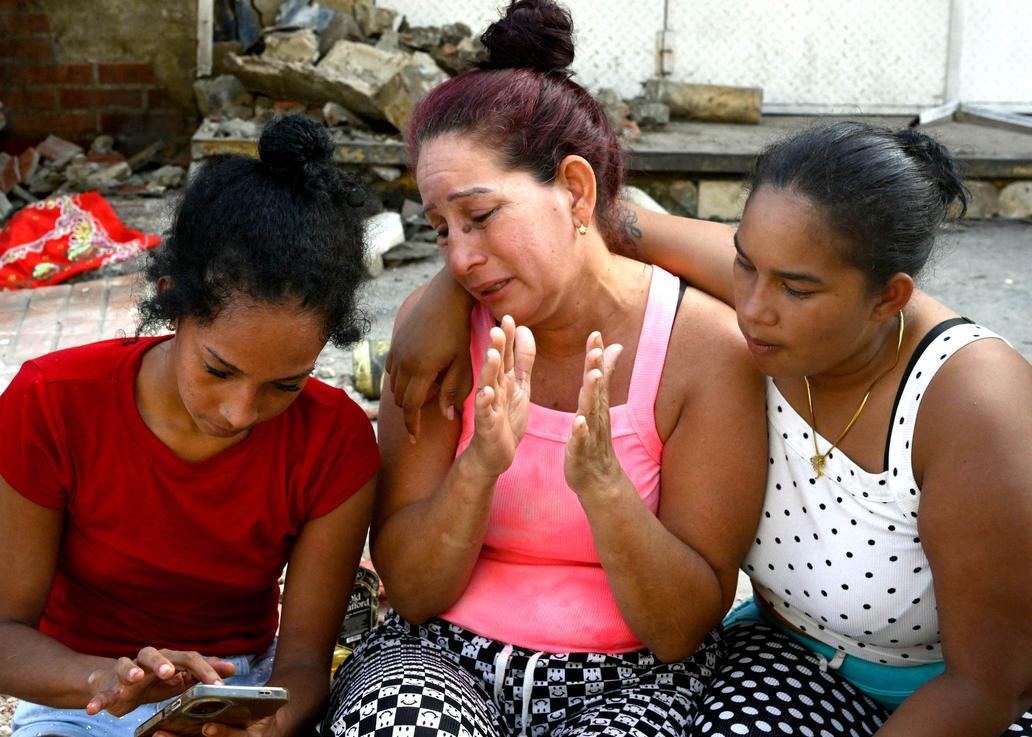 Aftermath of earthquakes in La Guaira