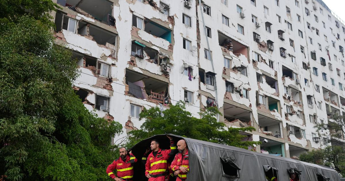 Tým českých záchranářů je kompletní. Do Venezuely dorazilo zbývajících 19 hasičů. 