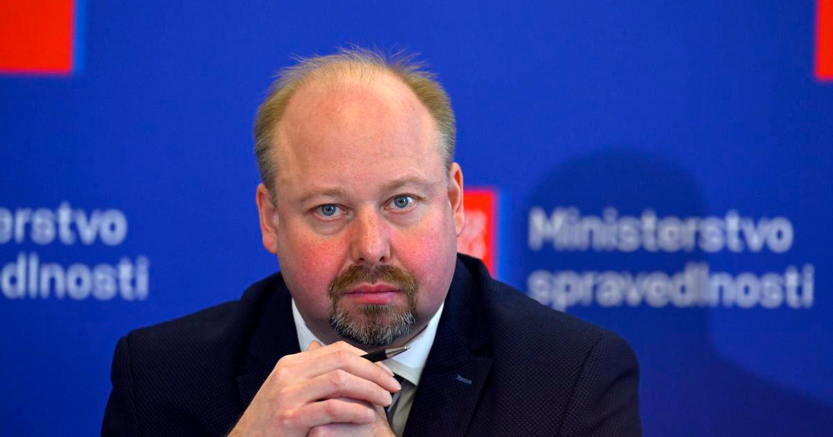 Tejc podal kárnou žalobu na soudkyni. Otci svěřila dívku, kterou poté zavraždil
