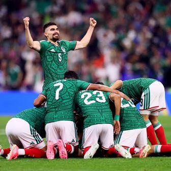 Mexičané slaví gól v osmifinále MS 2026 Mexiko - Ekvádor