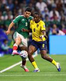 Raúl Jiménez a Willian Pacho v osmifinále MS 2026 Mexiko - Ekvádor