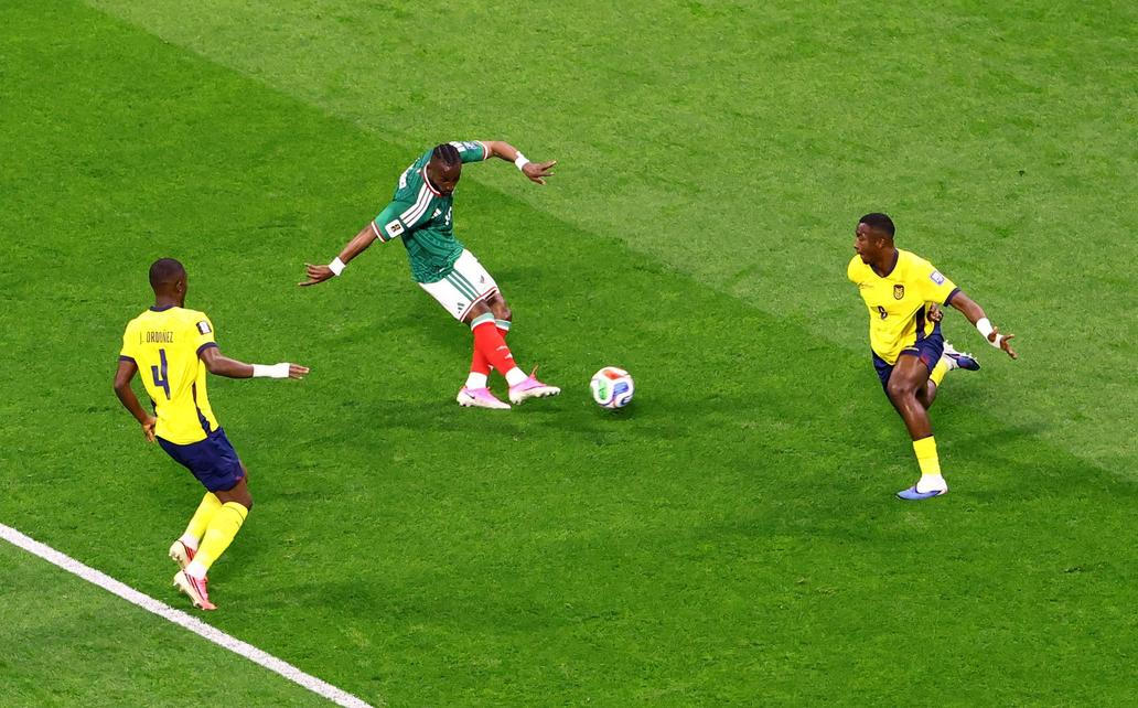 Julián Quiňones dává gól v osmifinále MS 2026 Mexiko - Ekvádor