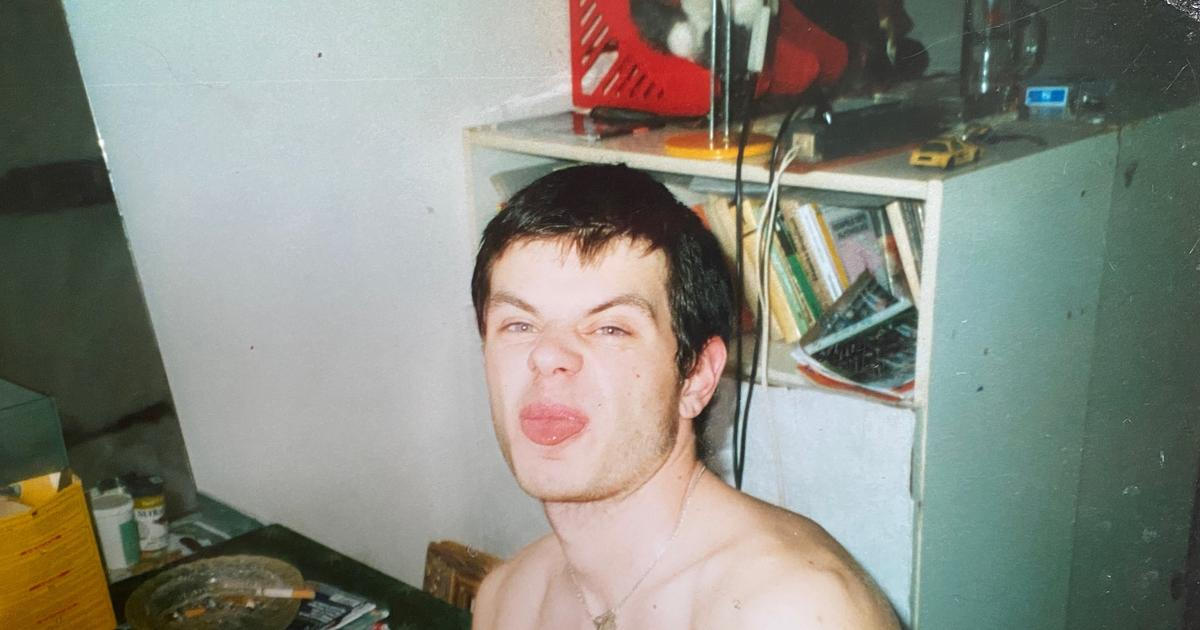 Brutálně upřímný dokument, v němž sestra sleduje závislého bratra, se chystá do kin