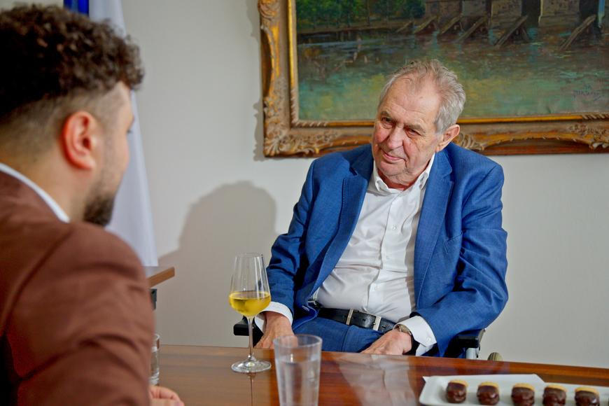 „Pavlova neznalost škodí Česku.“ Zeman podpořil Macinku a překvapil, koho chce na Hrad