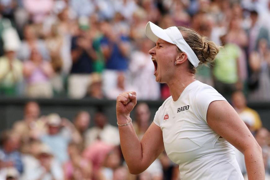Thriller jako řemen. Famózní Krejčíková vyřadila z Wimbledonu ruskou superstar