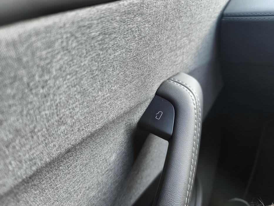 Tesla Model Y (2026)
