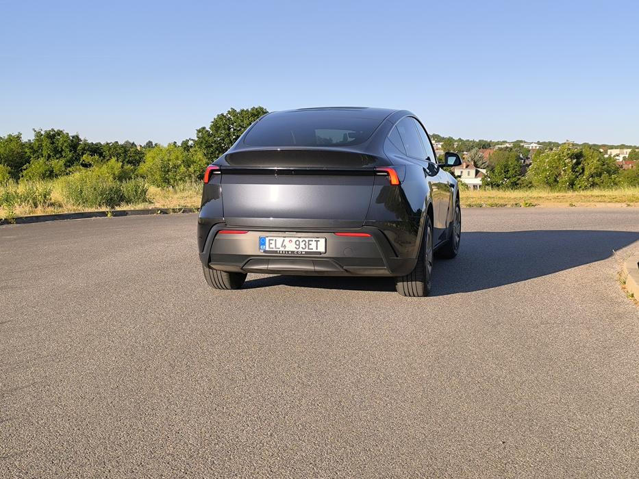 Tesla Model Y (2026)