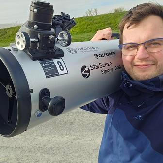 „Průvodce nocí“ Michal Štipl astronomii popularizuje i na svých sociálních sítích, kde se snaží vtipnou formou vyvracet zažité mýty i vzdělávat.