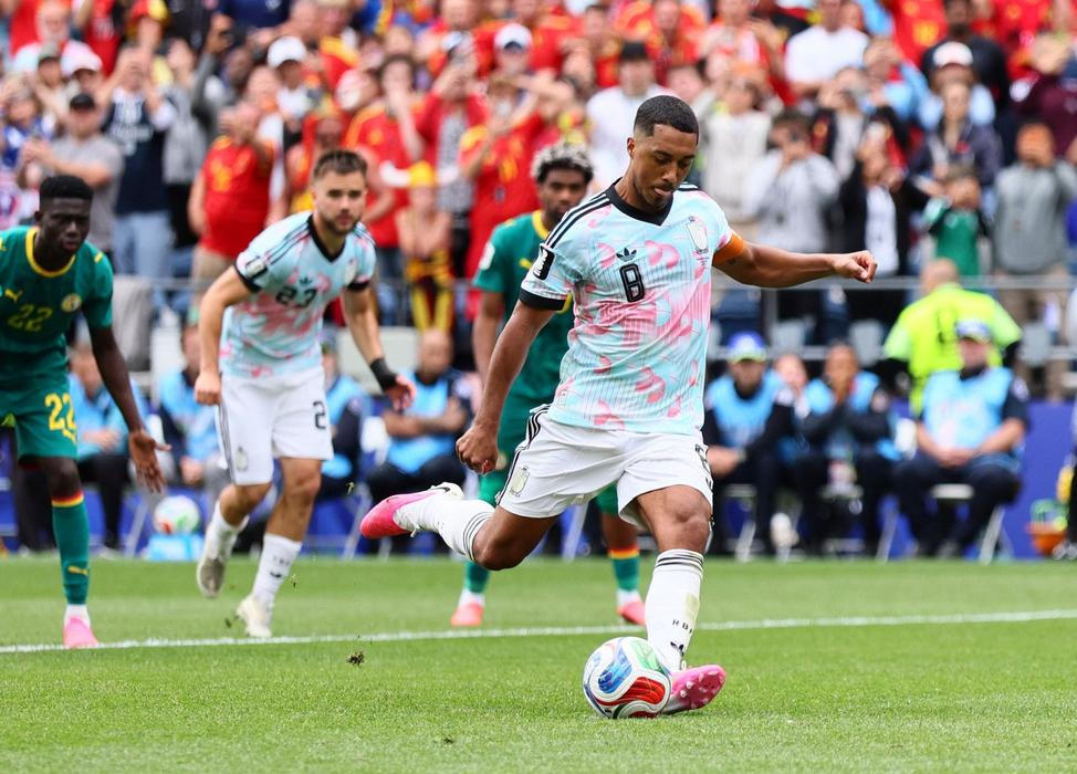 Youri Tielemans dává vítězný gól z penalty v osmifinále MS 2026 Belgie - Senegal