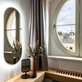 Klíčovou výzvou bylo najít rovnováhu mezi moderním architektonickým výrazem a respektem k původní konstrukci.