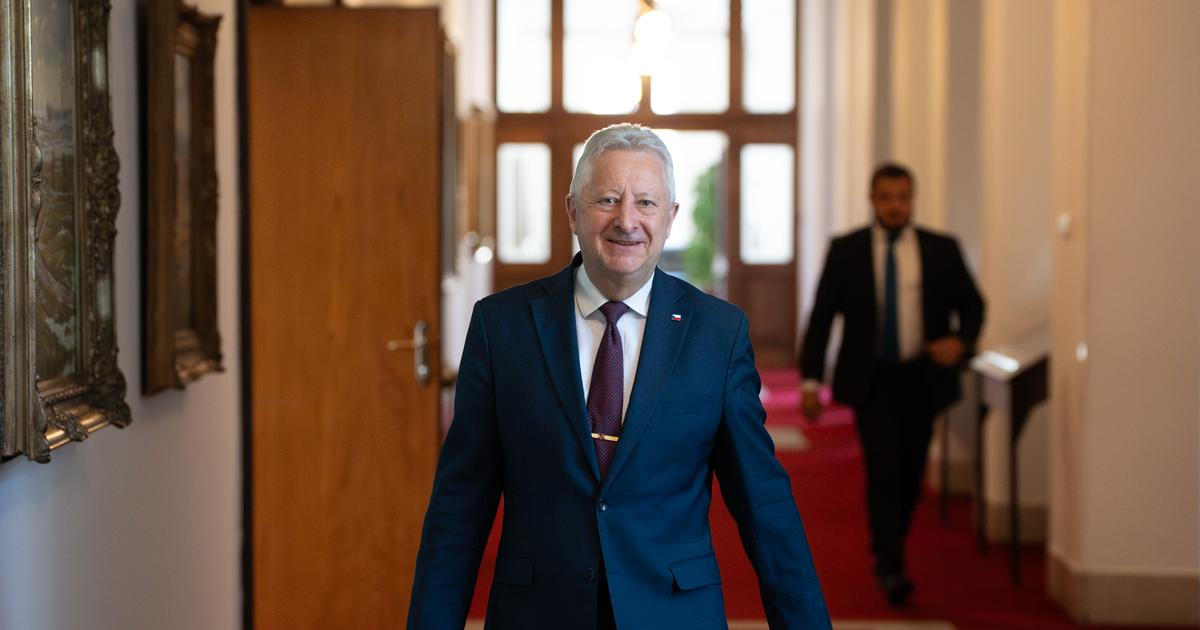 Peníze na americké zbraně pro Ukrajinu překvapily i ministra obrany Zůnu