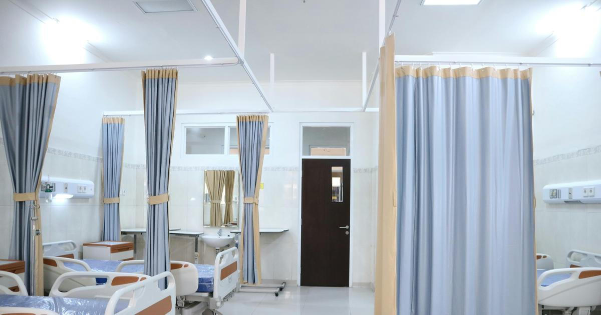 Kriminalisté vyšetřují děčínského primáře kvůli údajným vraždám pacientů
