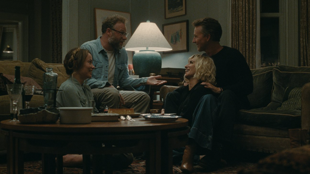 Olivia Wildeová, Seth Rogen, Penélope Cruzová a Edward Norton ve filmu Pozvání (2026).