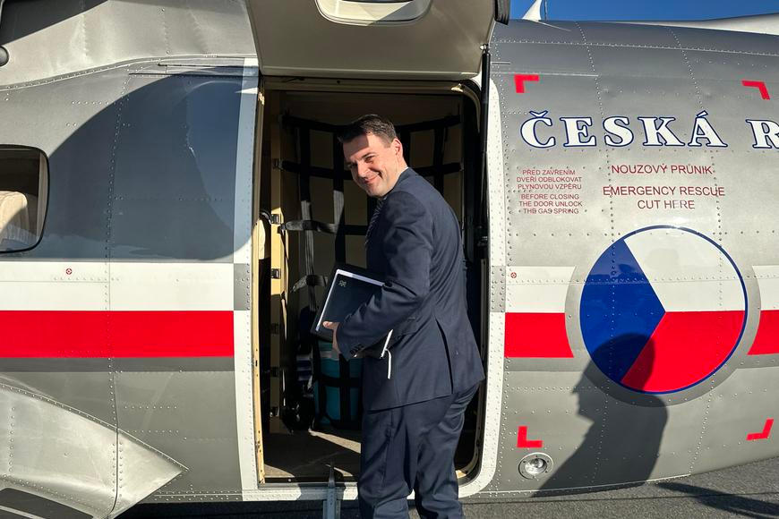 S Macinkou v Maďarsku: Návrat tam, kde chválil Orbána. Teď navazuje kontakty s jeho "katy"