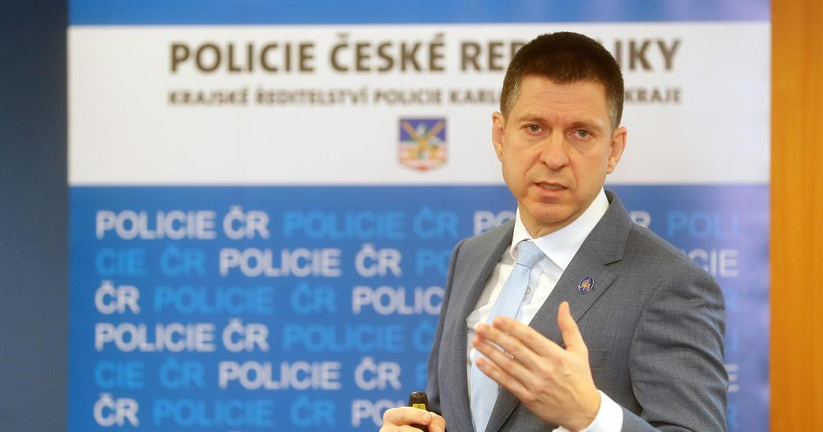 Těžko uvěřitelný příběh. Mocný policista měl dělat peklo samoživitelce, to ale popírá