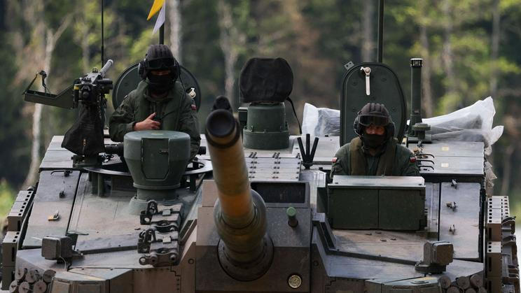 Polish and Lithuanian soldiers during the Bursztynowy Obronca-26 (Amber Defender-26) military excersise at the Klusy training ground