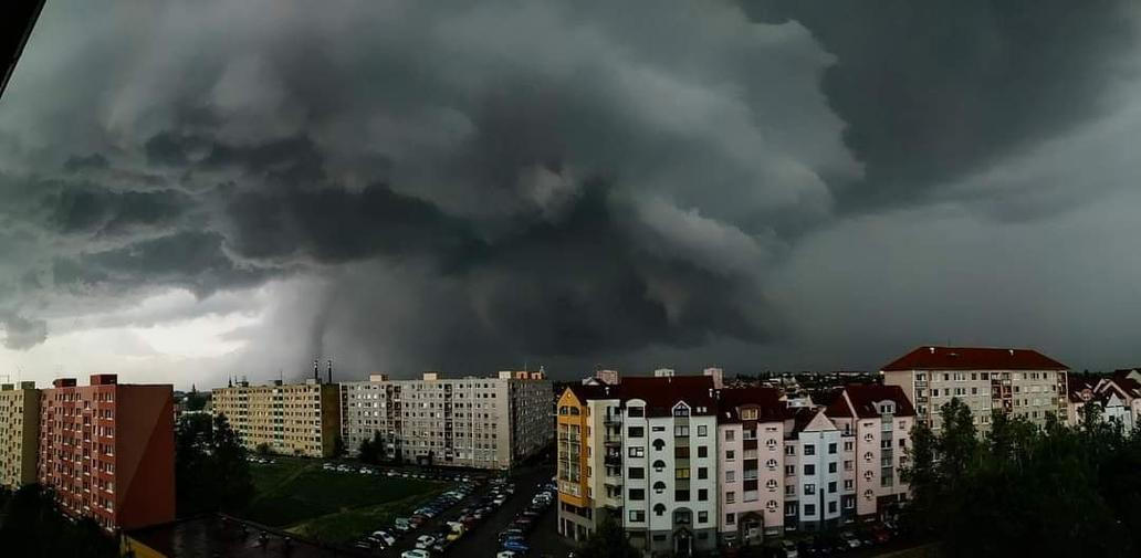 Červen 2021