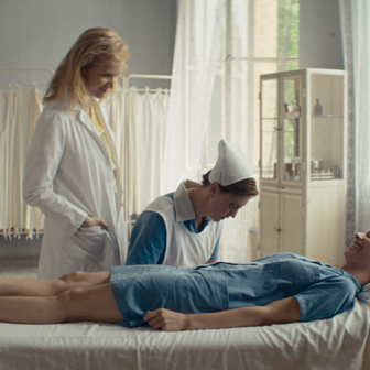 Anna Geislerová, Éva Bandor a Simona Boledovičová ve filmu Pramen.