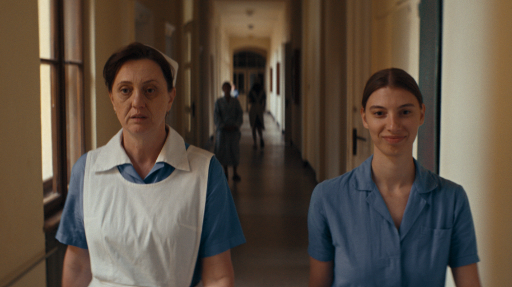 Éva Bandor a Simona Boledovičová ve filmu Pramen (2026).