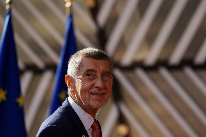 Údajně dostaneme kartáč, směje se na videu Babiš. Už je znám jeho program na summitu