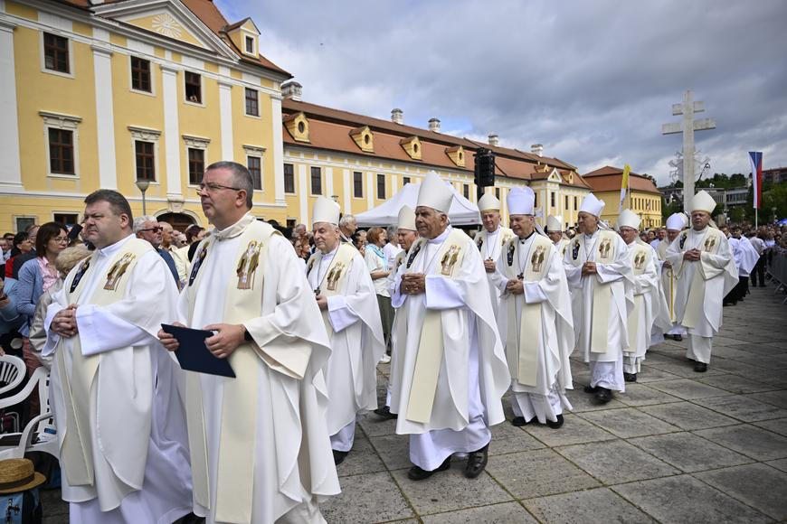 "Čelíme krizi hodnot, je těžké nemít strach," vyslovil na Velehradě brněnský biskup