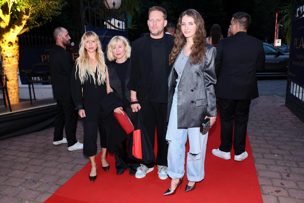 Mariana Prachařová, Dana Batulková, Jakub Prachař, Sara Sandeva