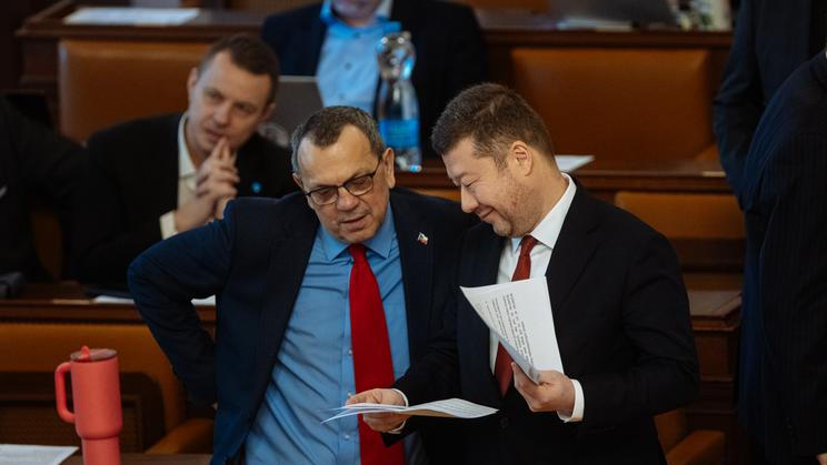 Tomio Okamura a Jaroslav Foldyna, Mimořádná schůze sněmovny k vydání Andreje Babiše a Tomia Okamury