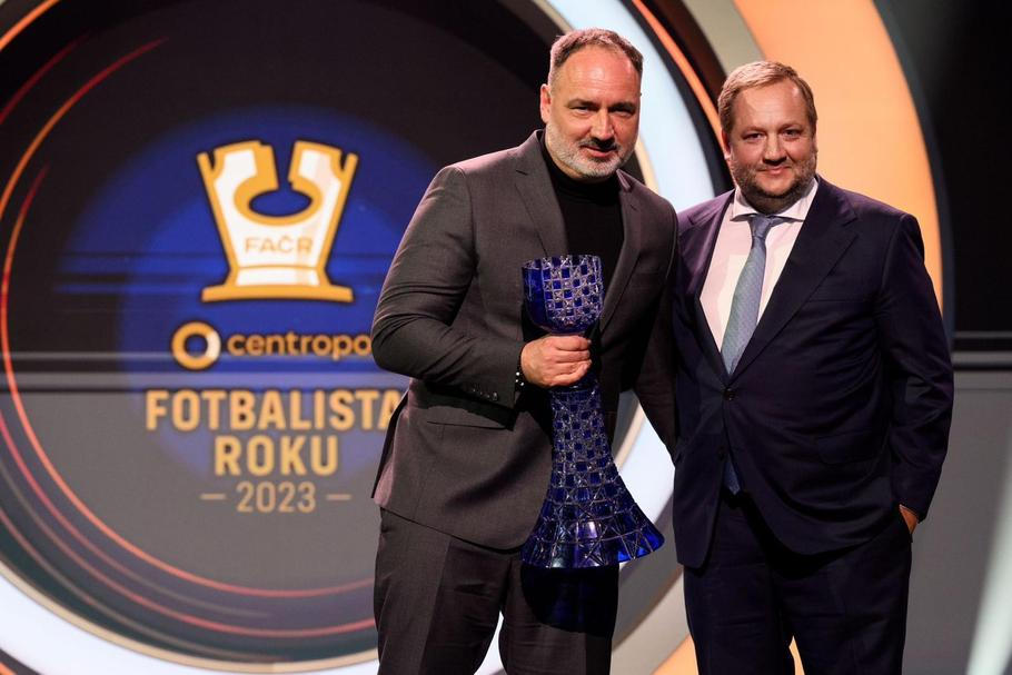 Jiří Müller  na snímku s trenérem pražské Slavie Jindřichem Trpišovským