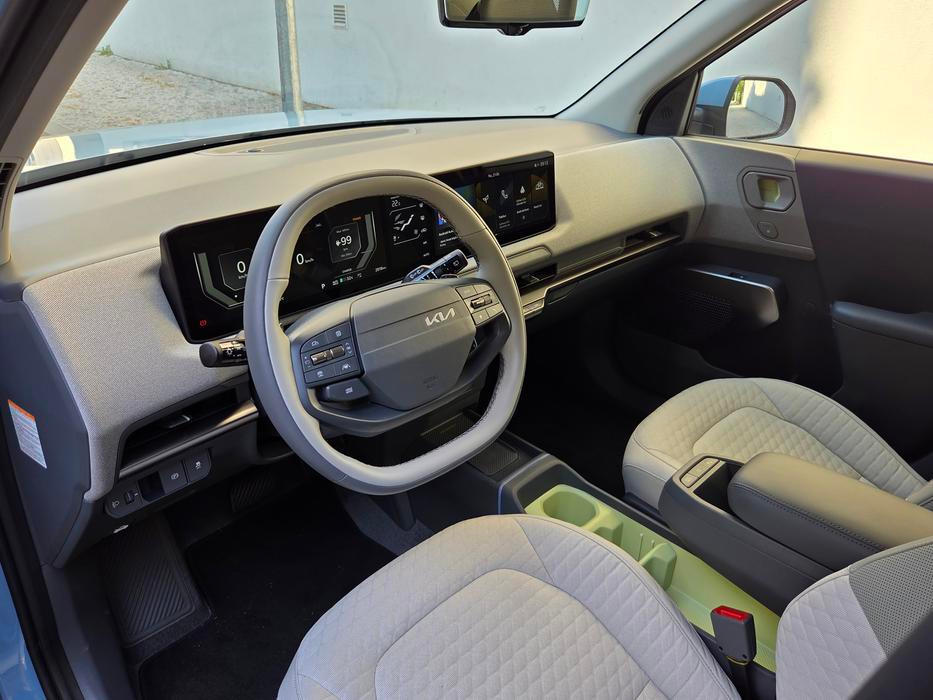 Výbava napovídá, že testované auto je v druhé nejvyšší verzi Earth. Stojí od 732 980 korun.