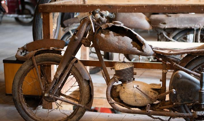 Muzeum historických motorek a strojů v Hradčanech na Prostějovsku