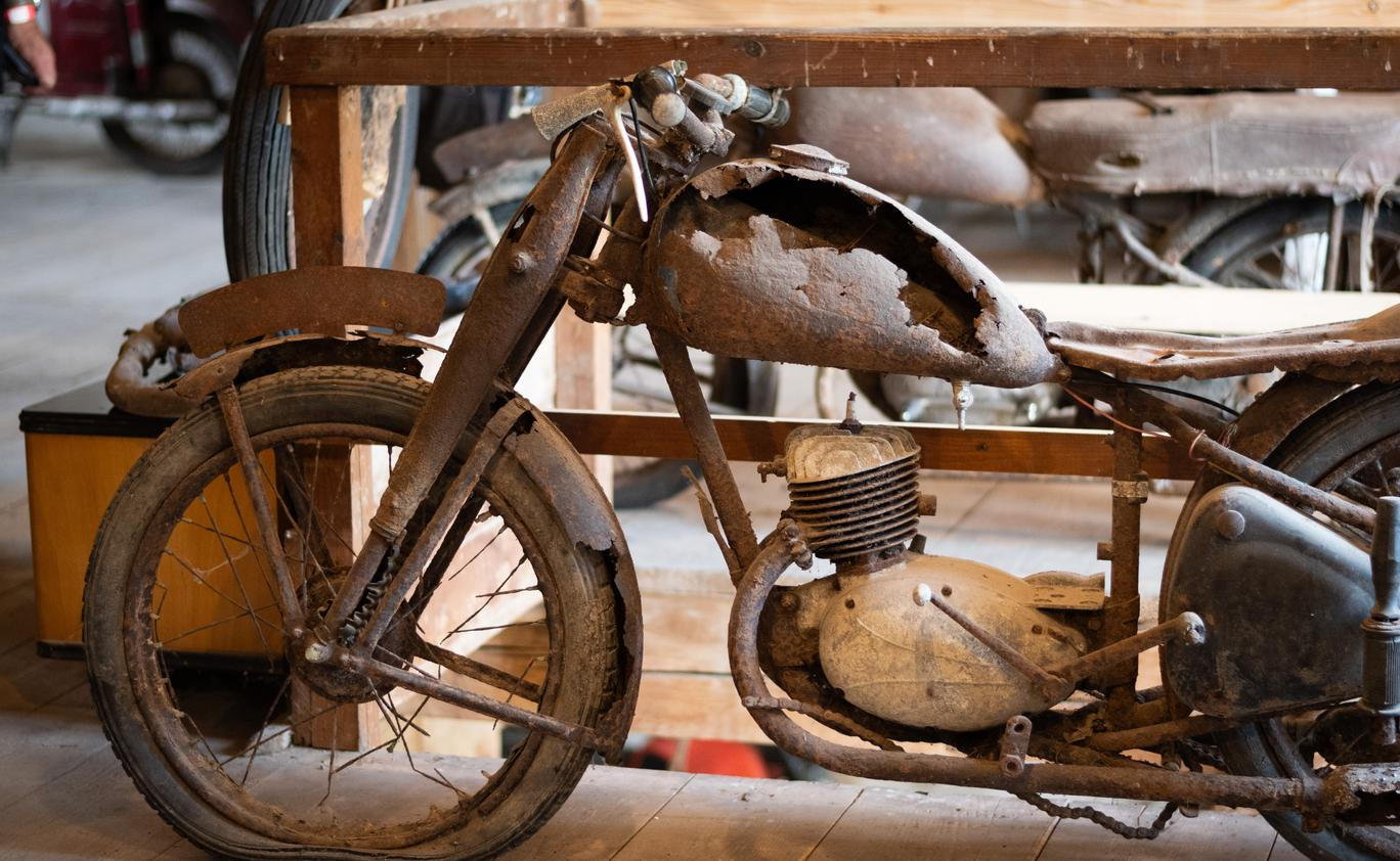 Muzeum historických motorek a strojů v Hradčanech na Prostějovsku