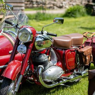 Muzeum historických motorek a strojů v Hradčanech na Prostějovsku