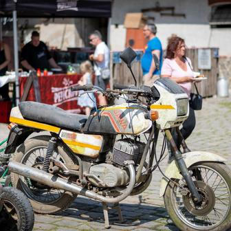 Muzeum historických motorek a strojů v Hradčanech na Prostějovsku