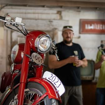 Muzeum historických motorek a strojů v Hradčanech na Prostějovsku