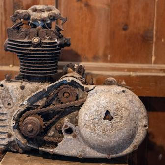 Muzeum historických motorek a strojů v Hradčanech na Prostějovsku