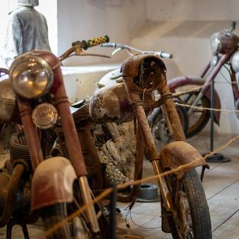 Muzeum historických motorek a strojů v Hradčanech na Prostějovsku