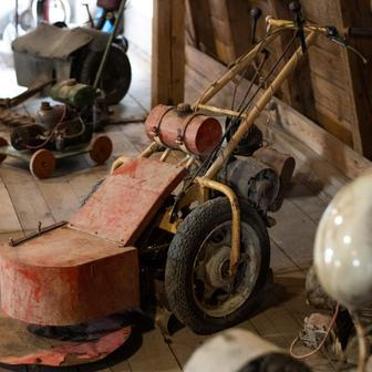 Muzeum historických motorek a strojů v Hradčanech na Prostějovsku