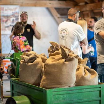Muzeum historických motorek a strojů v Hradčanech na Prostějovsku