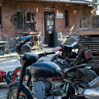 Muzeum historických motorek a strojů v Hradčanech na Prostějovsku