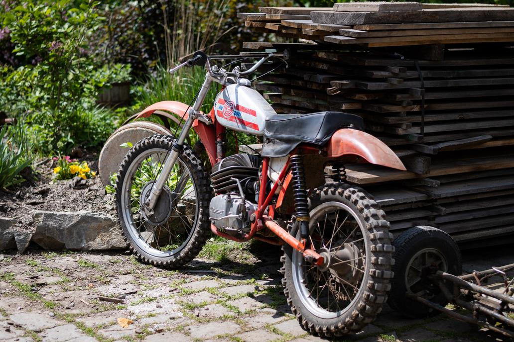 Muzeum historických motorek a strojů v Hradčanech na Prostějovsku
