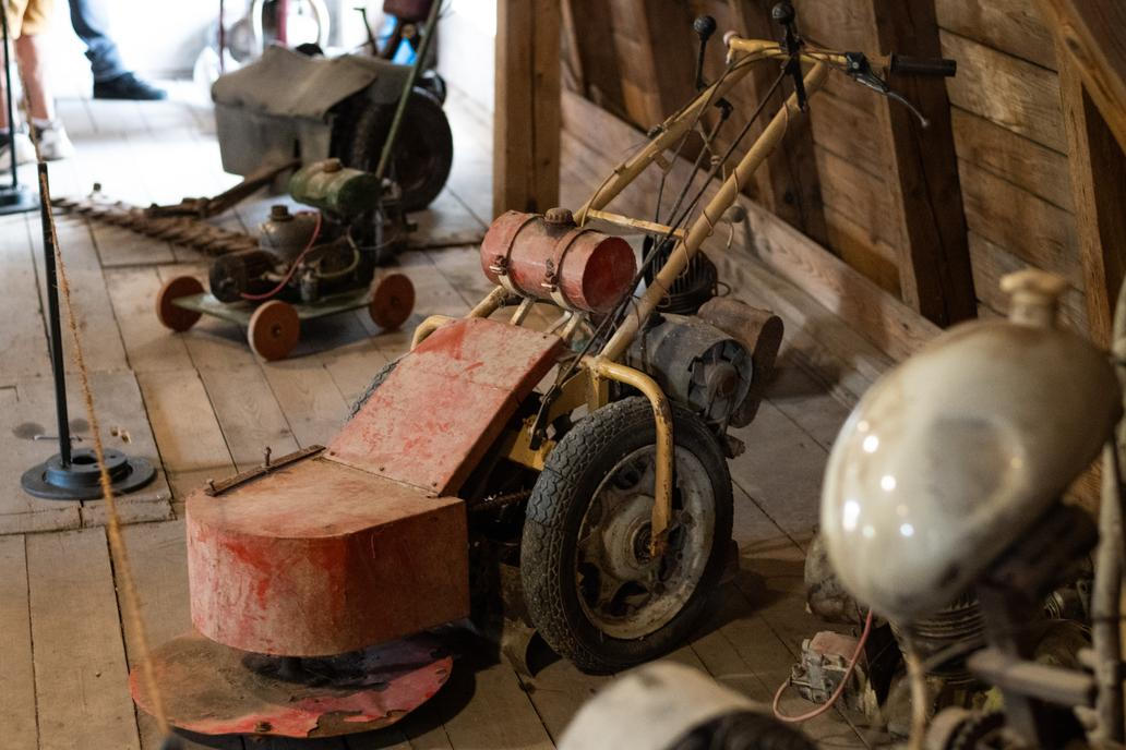 Muzeum historických motorek a strojů v Hradčanech na Prostějovsku