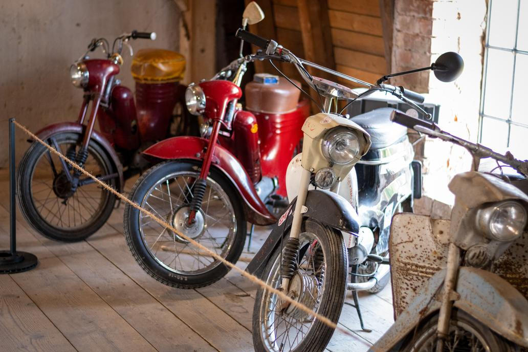 Muzeum historických motorek a strojů v Hradčanech na Prostějovsku