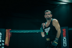 Milan Ondrík ve filmu Bojovník jako Pavel Hoffmeister alias Hoff, bývalý olympijský medailista v boxu. Po letech mimo sportovní svět se vrací do boje jako zápasník MMA, ale nejtěžší zápas nakonec nesvede v kleci, nýbrž sám se sebou.