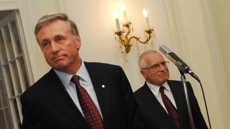 Kdo býval tehdy vedoucím naší delegace? "Předpokládám, že prezident Klaus. Jak jinak? Bylo mi to fuk," vzpomíná někdejší premiér Mirek Topolánek