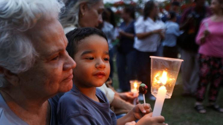 Vigil for people affected by earthquakes, in Valencia